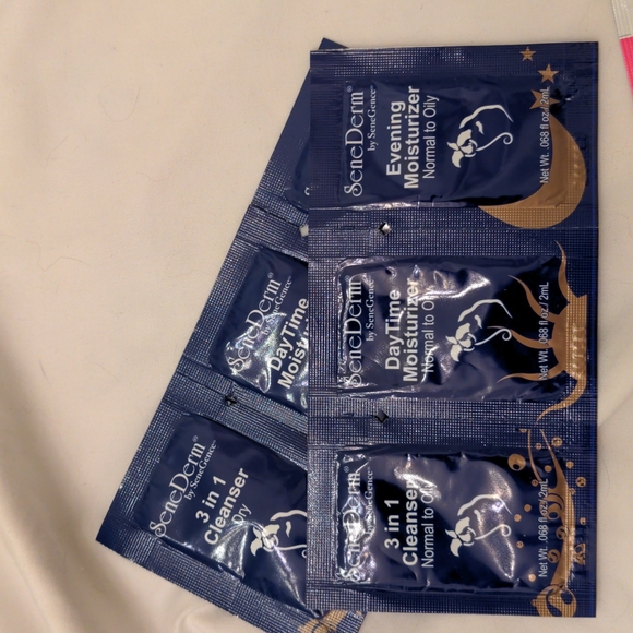 Senegence Sample Packs - Picture 2 of 5